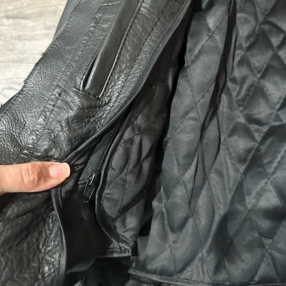 Unik Vtg Black Leather Fringe Jacket - Picture 4 of 16